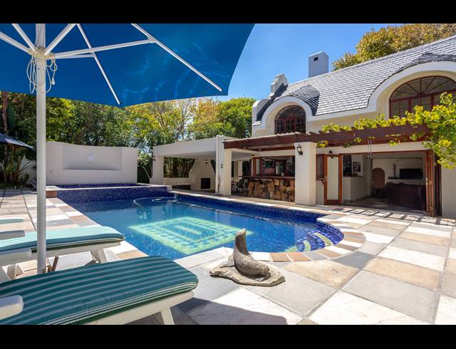 6 BEDROOM FREEHOLD TO LET IN CONSTANTIA